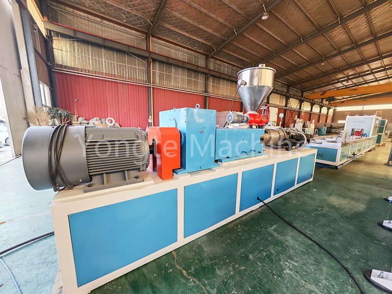Machine Pvc Profic Yongte используется для производства посадки клубники