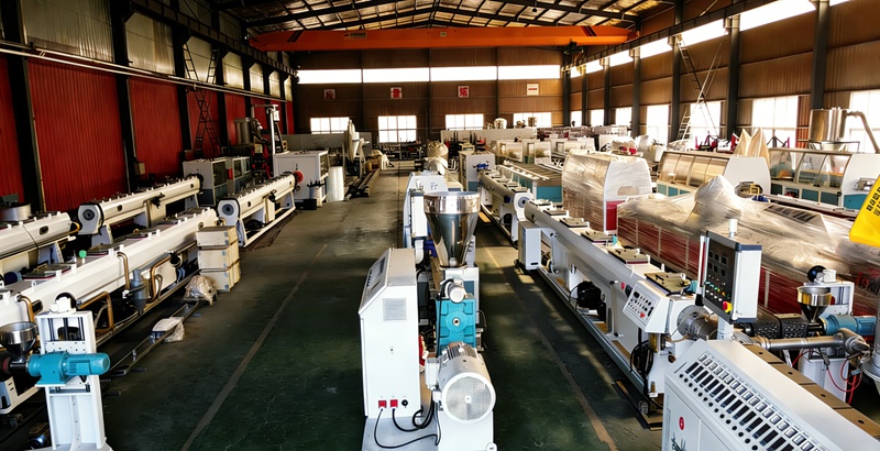 Компания Yongte успешно завершила производство нескольких линий экструзии пластика.