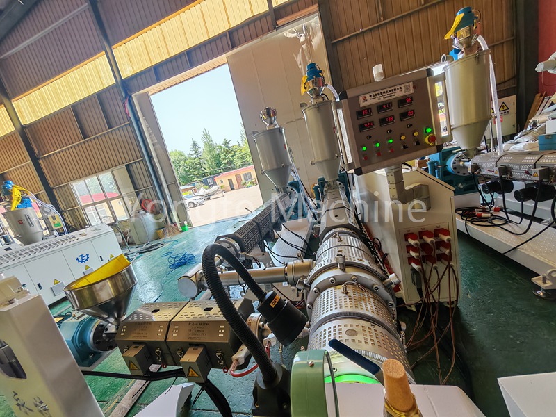 Каков срок службы форм для труб ППР, изготовленных из разных материалов?