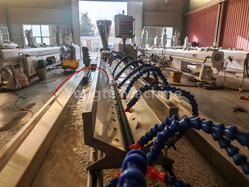 Машина для резинового шланга