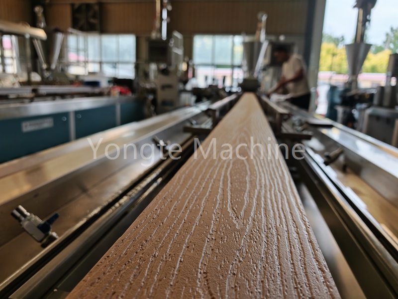 Производственная линия на стену с пластиковой настлой Younte Plastic Machinery приводит к новой тенденции зеленых строительных материалов