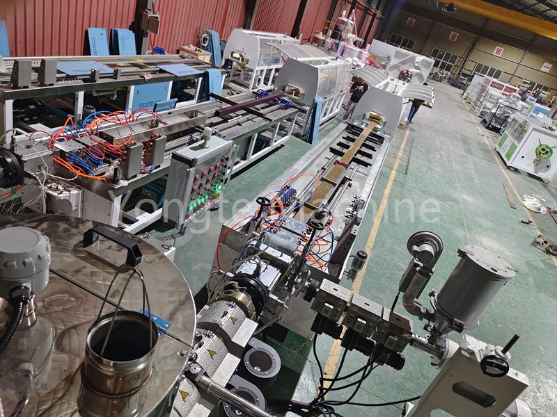 Yongte Wood Plastic Sposotion Machine WPC Производственный поток